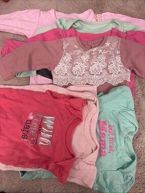 Baby Onsies 6-9m Bundle
